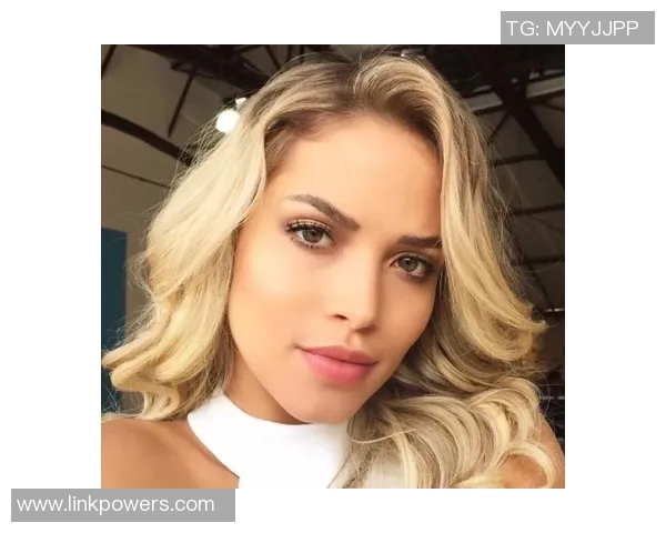 足球明星卡卡女友私密视频曝光引发热议网友热评不断 足球明星卡卡女友私密视频曝光引发热议网友热评不断