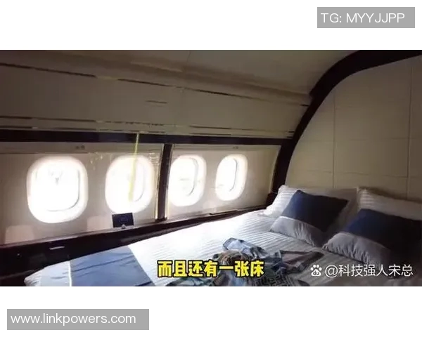 足球明星的奢华生活揭秘:从私人飞机到豪华别墅的奢侈享受与背后故事 足球明星的奢华生活揭秘:从私人飞机到豪华别墅的奢侈享受与背后故事