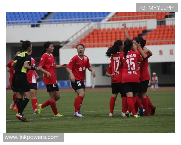 纽约城主场迎战费城联全力争胜展开激烈对决 纽约城主场迎战费城联全力争胜展开激烈对决